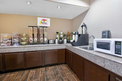 Red Roof Inn New Braunfels - image 28