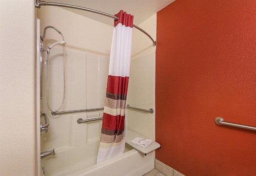 Red Roof Inn New Braunfels - image 36