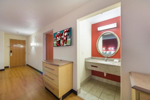 Red Roof Inn New Braunfels - image 37