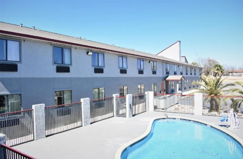 Red Roof Inn New Braunfels - image 44