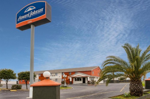 Howard Johnson by Wyndham Near Schlitterbahn - image 22