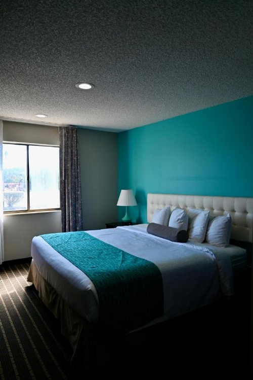 Howard Johnson by Wyndham Near Schlitterbahn - image 23