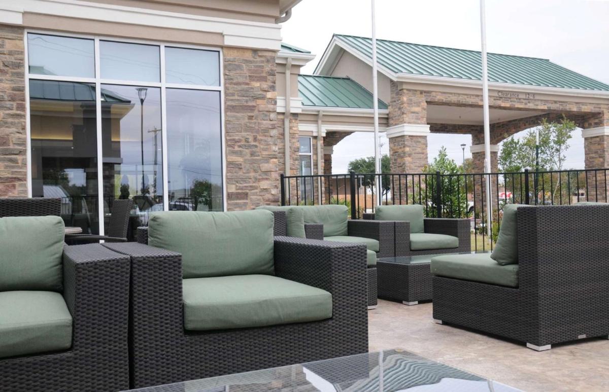 Hilton Garden Inn New Braunfels - image 4