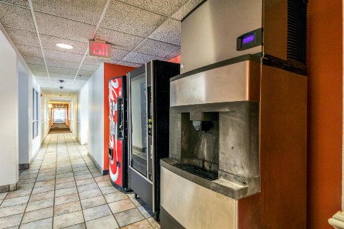 Motel 6 New Braunfels - image 26