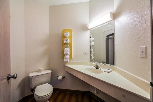 Motel 6 New Braunfels - image 28