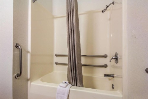 Motel 6 New Braunfels - image 38