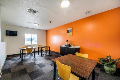Motel 6 New Braunfels - image 9
