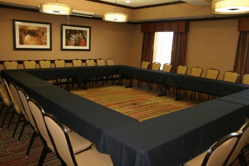 Hampton Inn & Suites New Braunfels - image 17