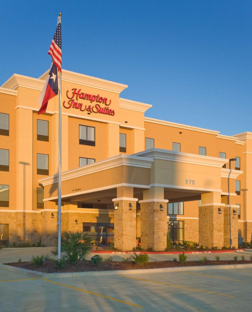Hampton Inn & Suites New Braunfels - image 2