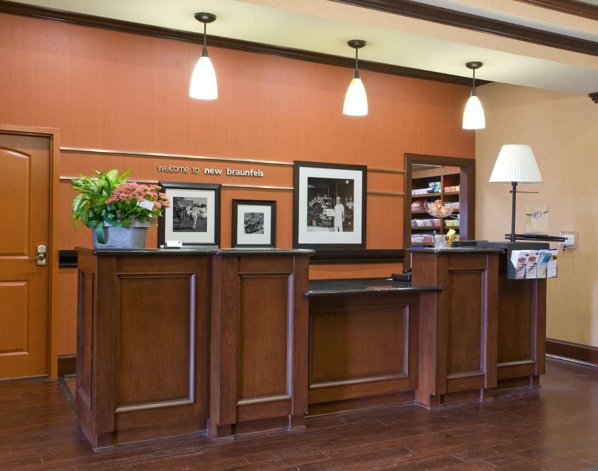 Hampton Inn & Suites New Braunfels - image 3