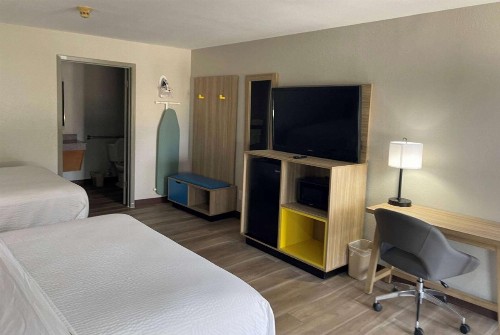 Days Inn by Wyndham New Braunfels - image 10