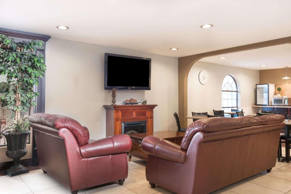 Days Inn by Wyndham New Braunfels - image 3