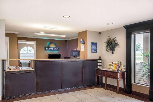 Days Inn by Wyndham New Braunfels - image 4