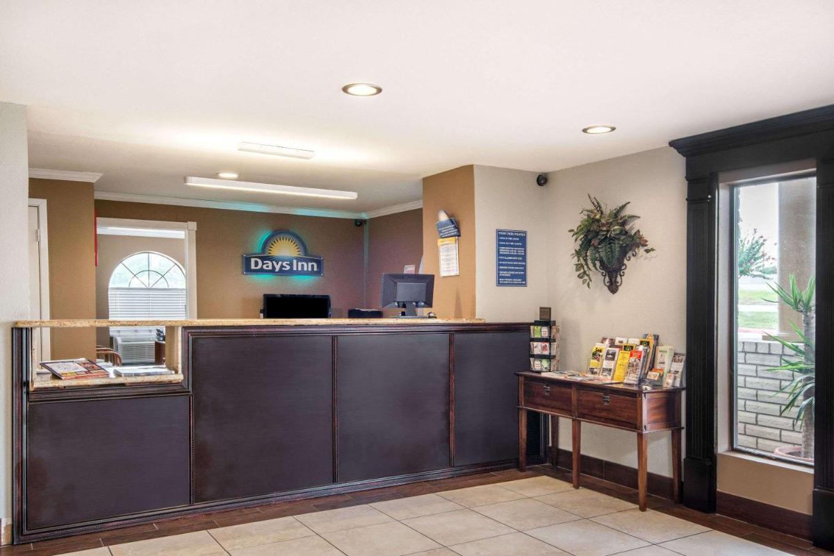 Days Inn by Wyndham New Braunfels - image 4