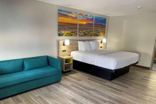 Days Inn by Wyndham New Braunfels - image 7