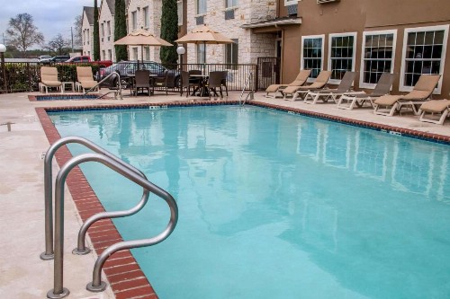 Comfort Suites New Braunfels - image 26