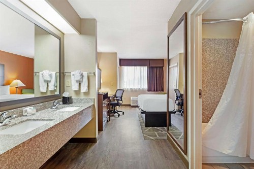 Best Western Inn & Suites - image 10