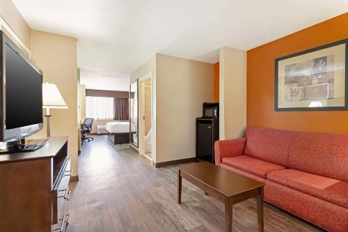 Best Western Inn & Suites - image 6