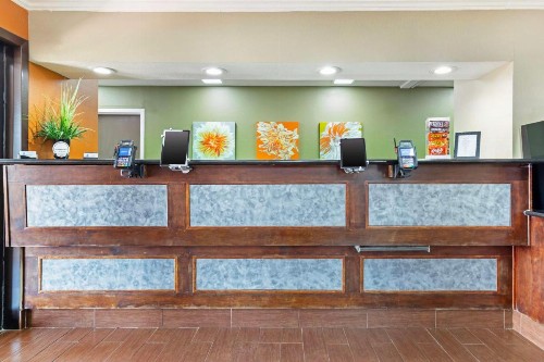 Best Western Inn & Suites - image 9
