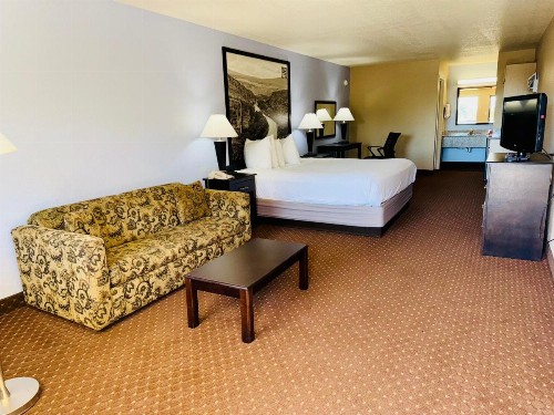 SureStay Hotel by Best Western New Braunfels - image 11