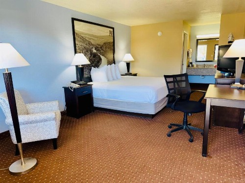 SureStay Hotel by Best Western New Braunfels - image 7