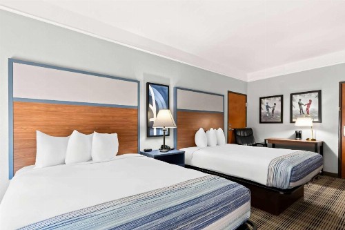 Econo Lodge Inn & Suites New Braunfels - image 18