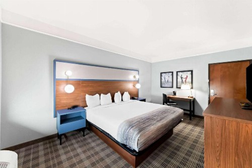 Econo Lodge Inn & Suites New Braunfels - image 21