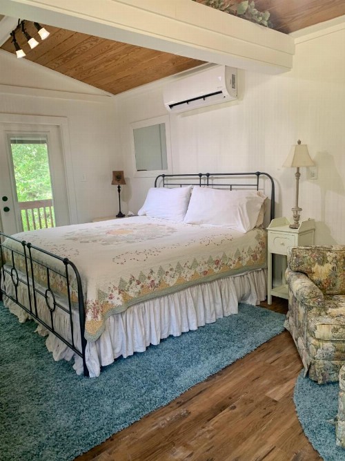 Lamb's Rest Inn - image 18