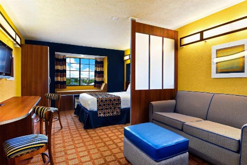 Microtel Inn & Suites by Wyndham New Braunfels I-35 - image 14