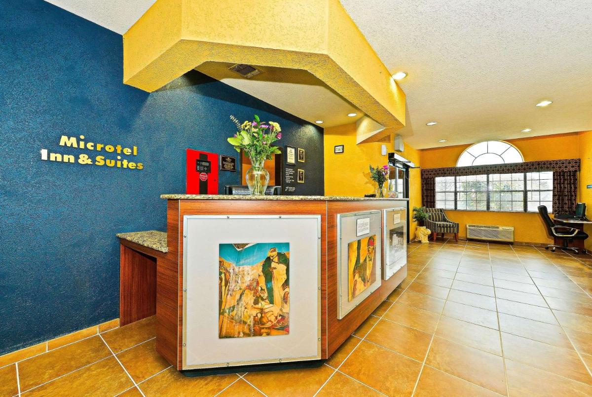 Microtel Inn & Suites by Wyndham New Braunfels I-35 - image 7
