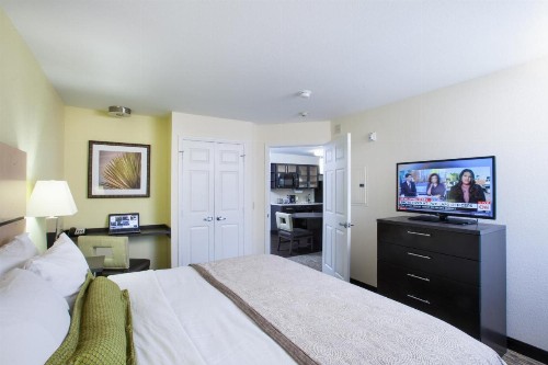Candlewood Suites New Braunfels an IHG Hotel - image 11