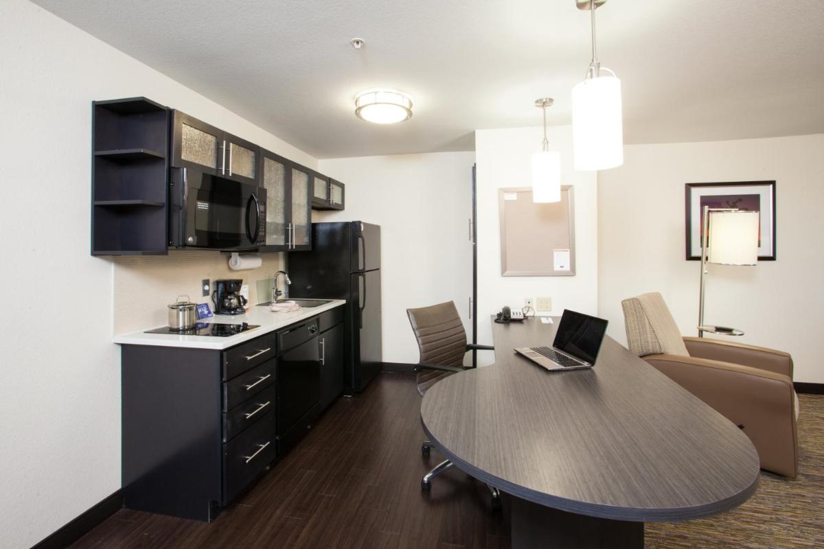 Candlewood Suites New Braunfels an IHG Hotel - image 2