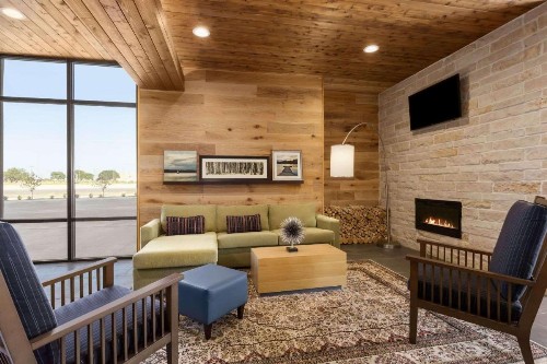 Country Inn & Suites by Radisson New Braunfels TX - image 2