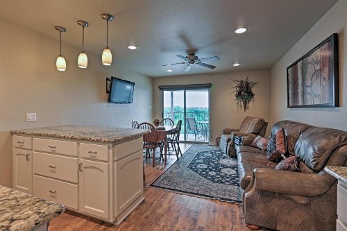 Updated Comal River Condo 1 Mi to Schlitterbahn! - image 10