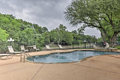 Updated Comal River Condo 1 Mi to Schlitterbahn! - image 8