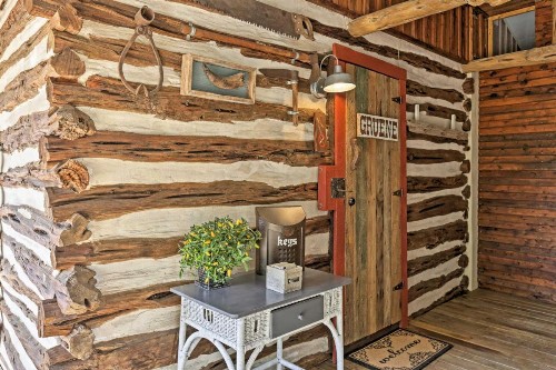 Gruene Cabin - Pet Friendly New Braunfels Studio - image 10