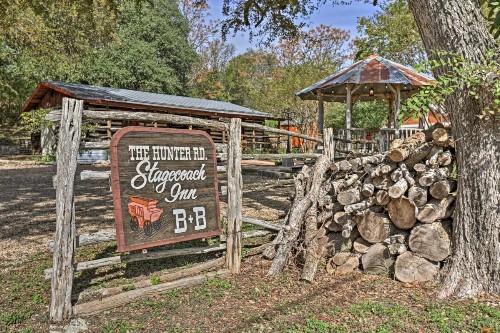 Gruene Cabin - Pet Friendly New Braunfels Studio - image 6
