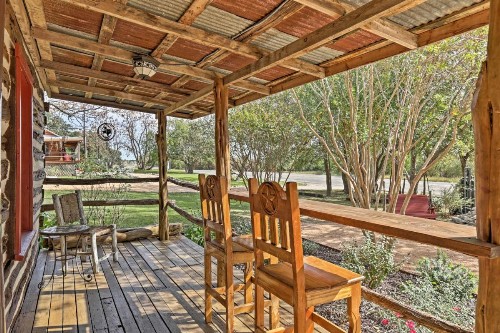 Custom Texas Cabin Studio - 5 Min to Gruene Hall - image 11