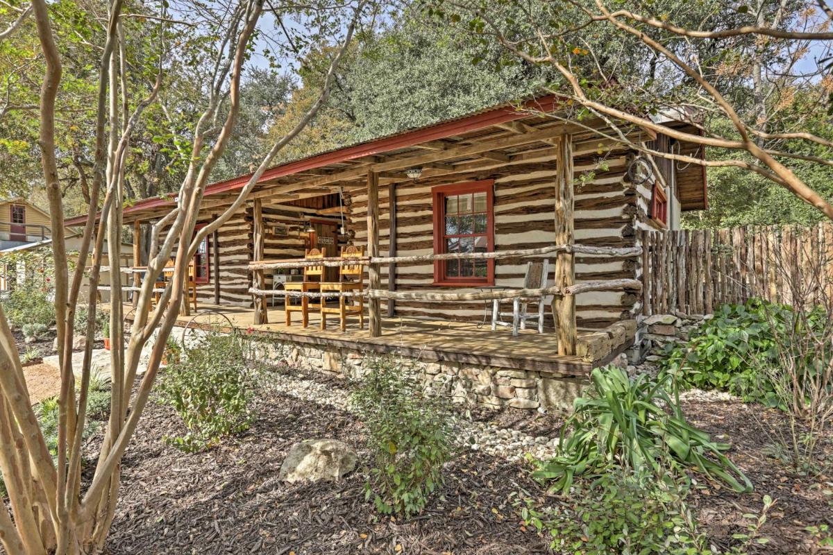 Custom Texas Cabin Studio - 5 Min to Gruene Hall - image 6