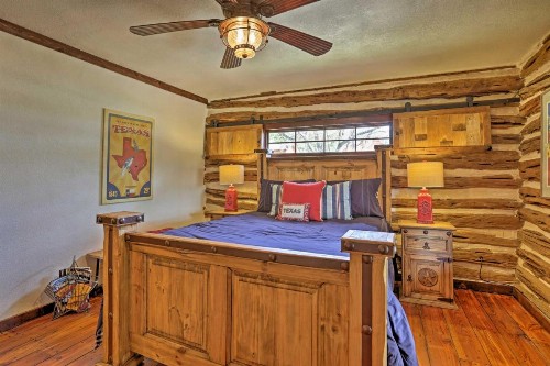Custom Texas Cabin Studio - 5 Min to Gruene Hall - image 8