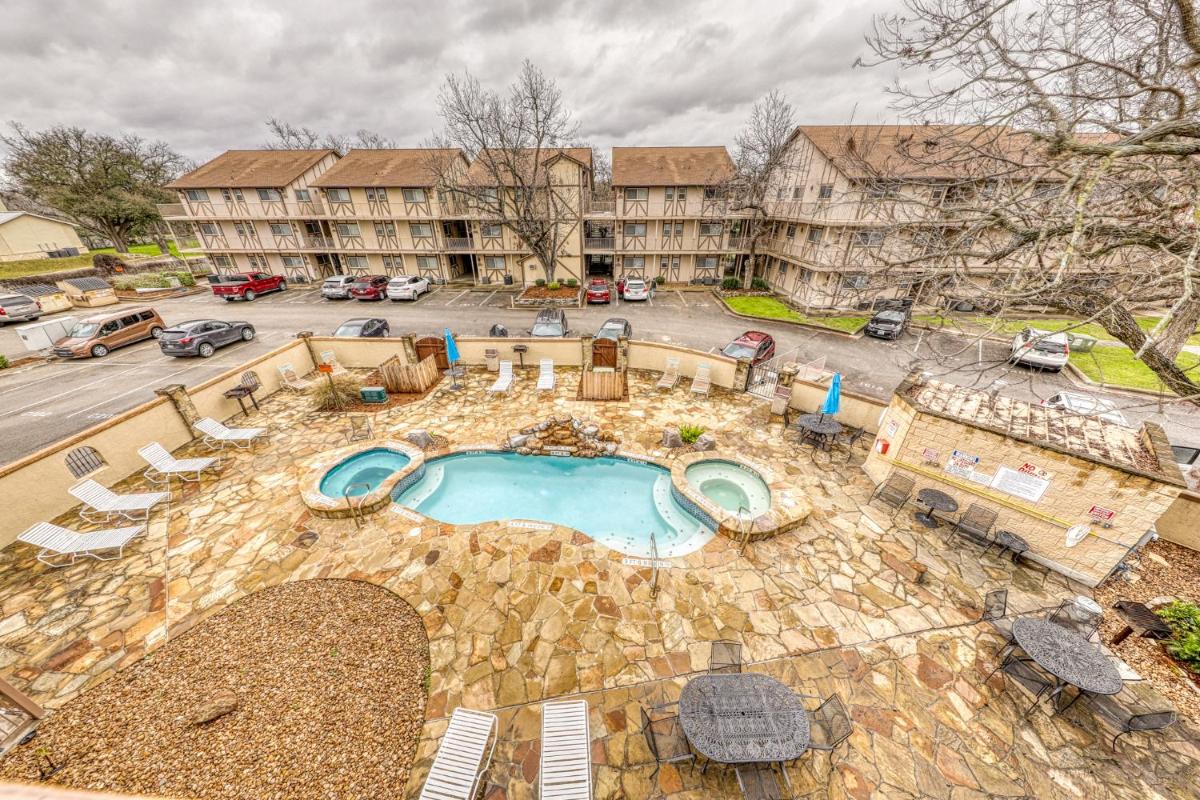 Hill Country River Condo - image 5
