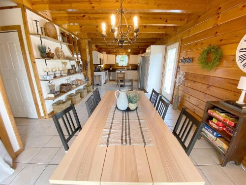 Escape to the Country! Hill Country Log Cabin - image 7