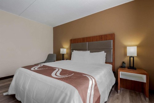 New Hartford Hotel - image 10