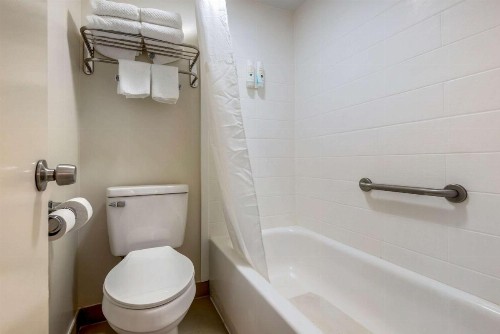 New Hartford Hotel - image 15