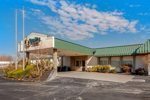 New Hartford Hotel - image 2