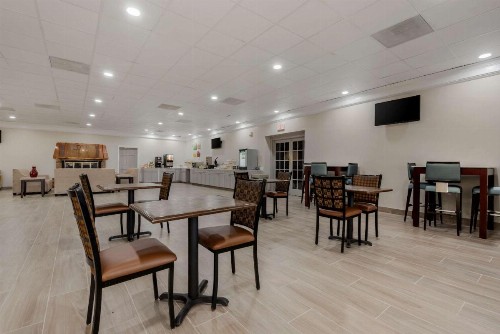 New Hartford Hotel - image 24