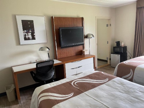 New Hartford Hotel - image 32