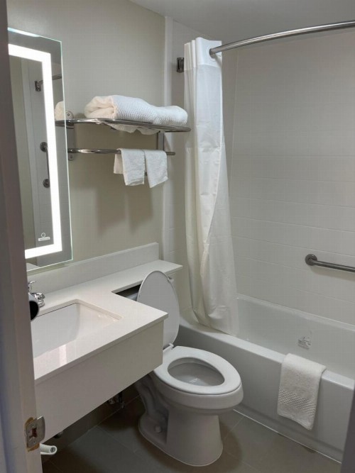 New Hartford Hotel - image 35