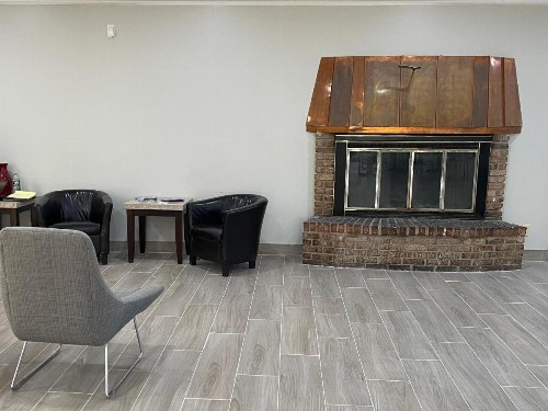 New Hartford Hotel - image 39