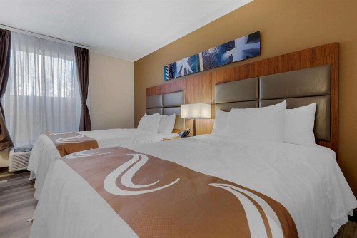 New Hartford Hotel - image 6